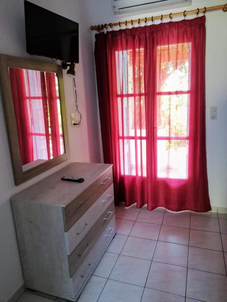 Apartments Jota Marathókampos Екстериор снимка