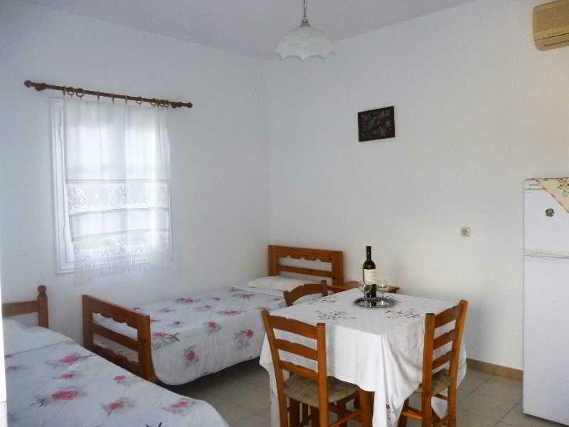 Apartments Jota Marathókampos Екстериор снимка